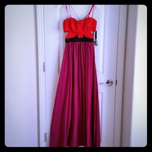 Xoxo heartbreaker maxi dress